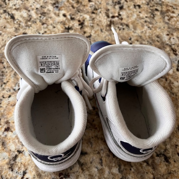 Reebok Questions - Picture 7 of 7